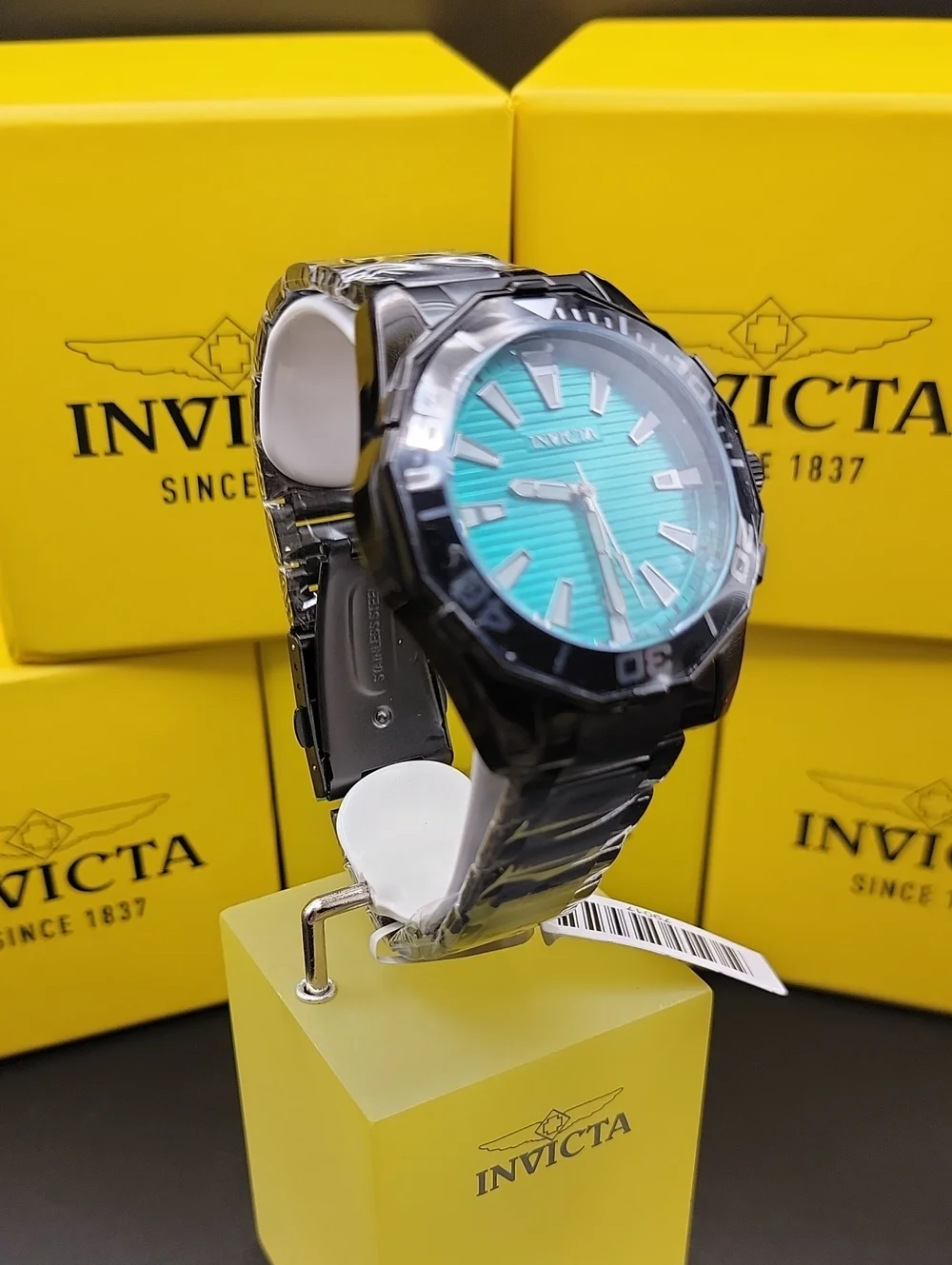 NEW 79017 ⌚️ Invicta Pro Diver Black Meridian Tiffany Aqua Textured 46mm Dial